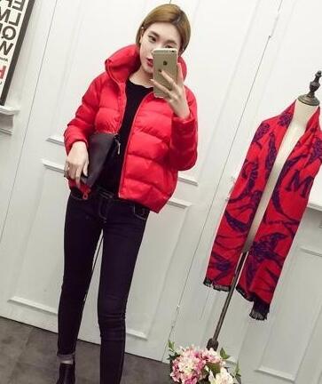 女生羽绒服搭配什么裤子好看