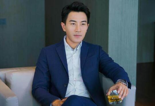 你和我的倾城时光厉致谦被谁害死的