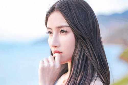 处女男分手后还爱你的表现