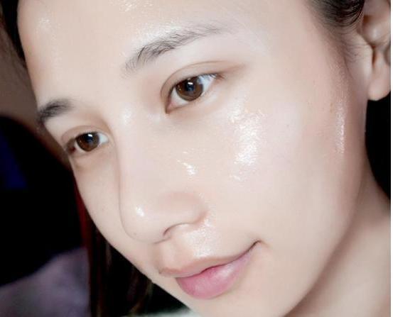 柔肤水适合油性皮肤吗