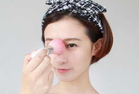 不用散粉怎么定妆