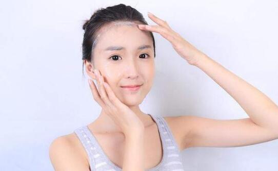为什么敷完面膜脸会黏