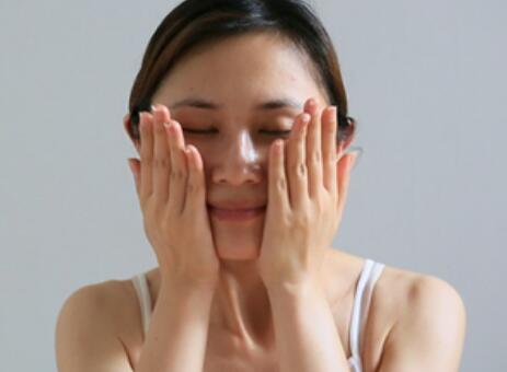 敷面膜之前要做什么