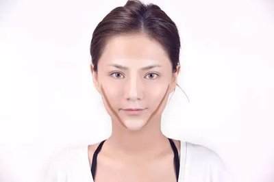 修容用浅色还是深色