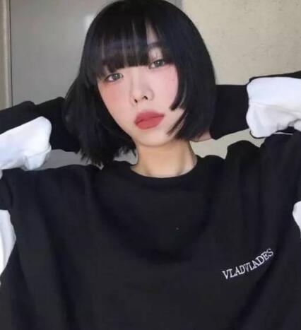 如何自己剪公主切发型