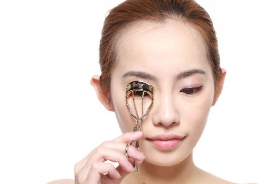 睫毛膏怎么用