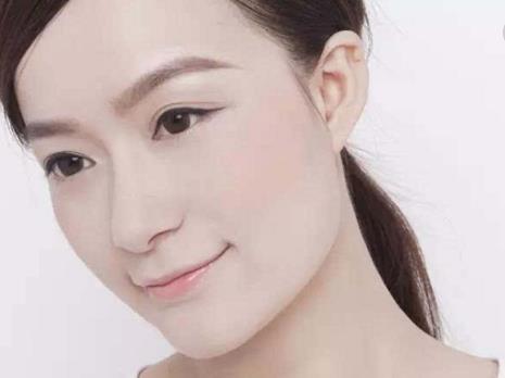 如何用口红画腮红