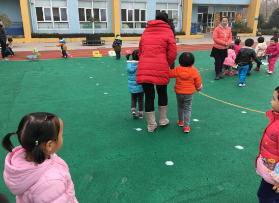 幼儿园家长扮人贩