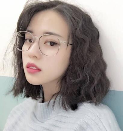 头发多适合什么发型