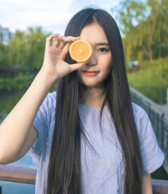 颧骨高适合什么发型