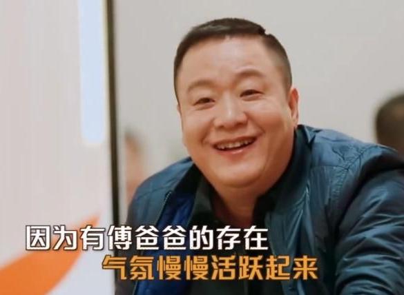 傅园慧爸爸年纪多大了