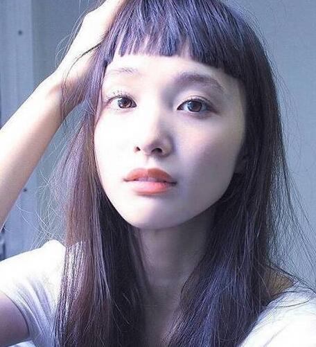 大脸适合什么刘海