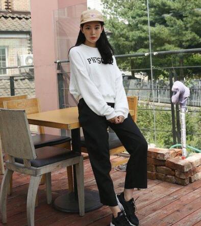 卫衣配什么裤子女