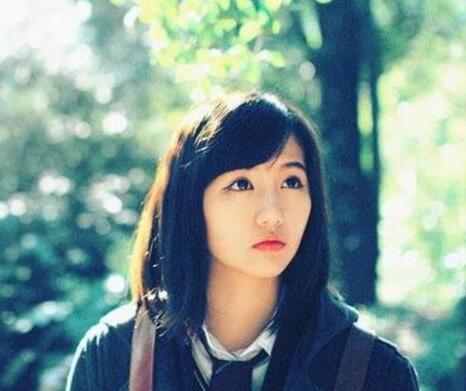 女生对你有好感的征兆