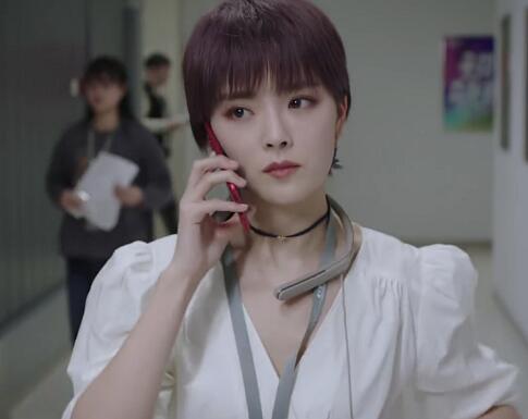 幕后之王种丹妮职场穿搭介绍