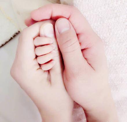 李亚男女儿正面照曝光