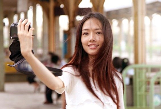 向佐郭碧婷牵手逛街