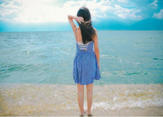 女人还想复合的迹象