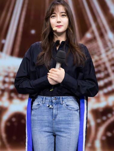 声临其境迪丽热巴衣服是什么品牌的