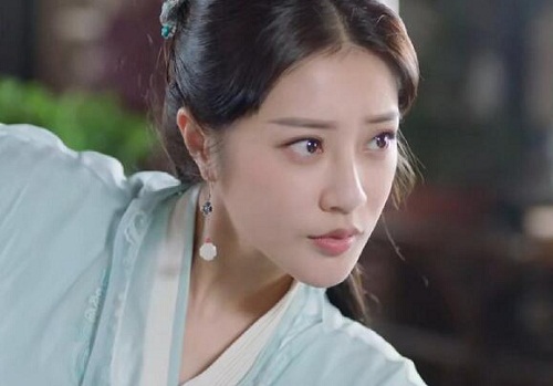 小女花不弃小虾喜欢谁