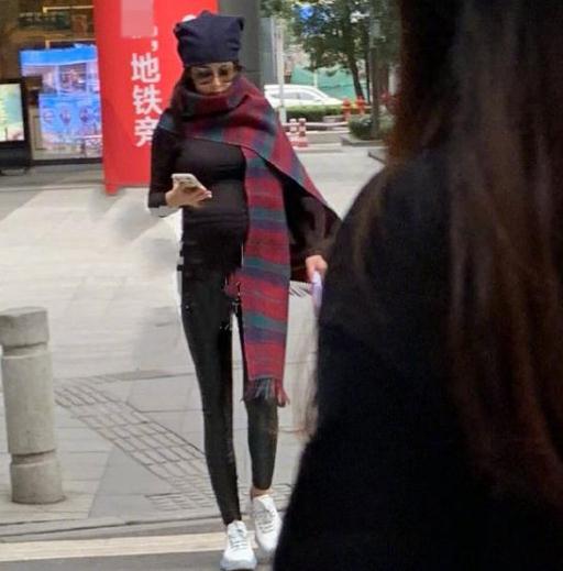 张馨予怀孕几个月了