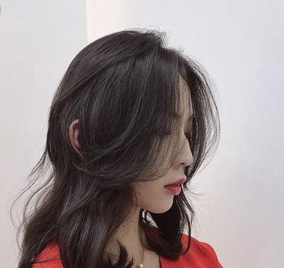20几岁的女生适合什么发型