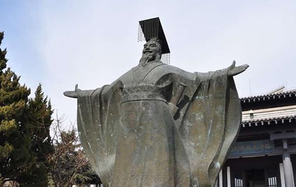 刘邦和秦始皇差几岁