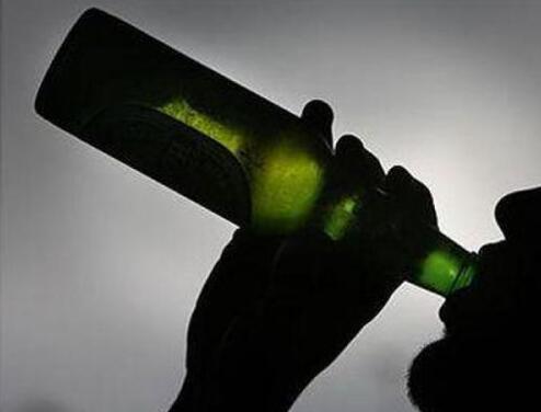 酒后骂民警7小时