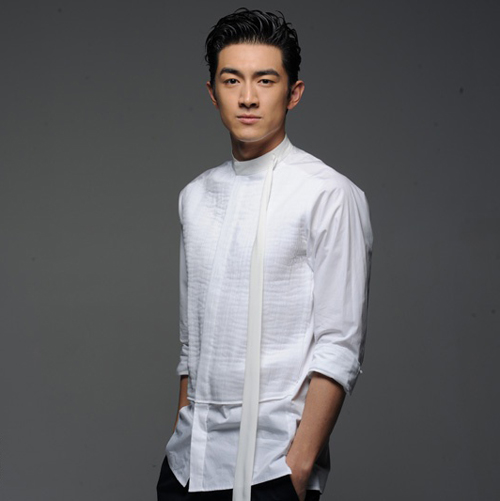 郑嘉颖首晒儿子