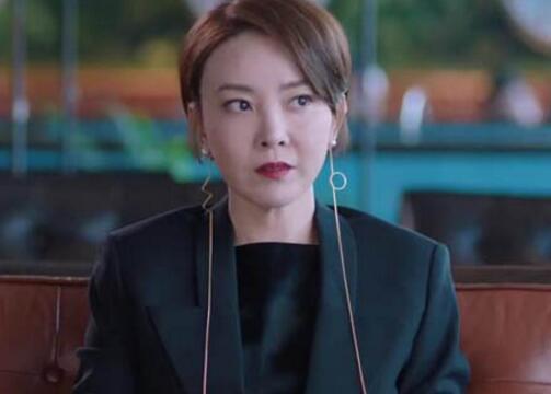 逆流而上的你高红旗耳坠是什么牌子