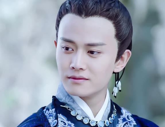 任嘉伦为什么结婚那么早