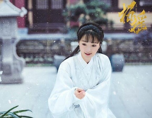 招摇琴芷嫣喜欢厉尘澜吗