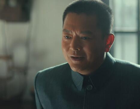 老中医里请翁泉海看病的老头是谁