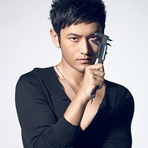 黄晓明否认拒演流浪地球