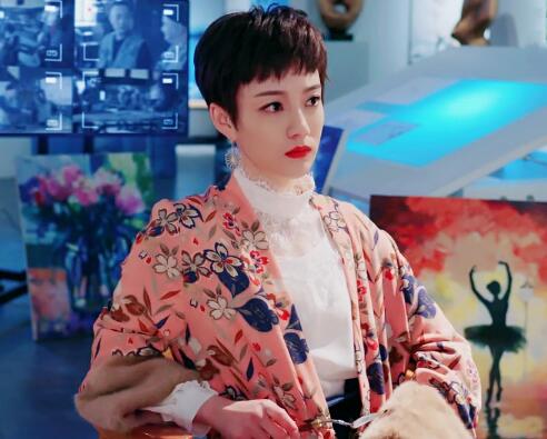 黄金瞳秦萱冰服装穿搭优雅时尚