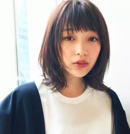 黑发不染烫什么发型好看
