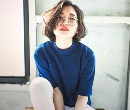 黑发不染烫什么发型好看
