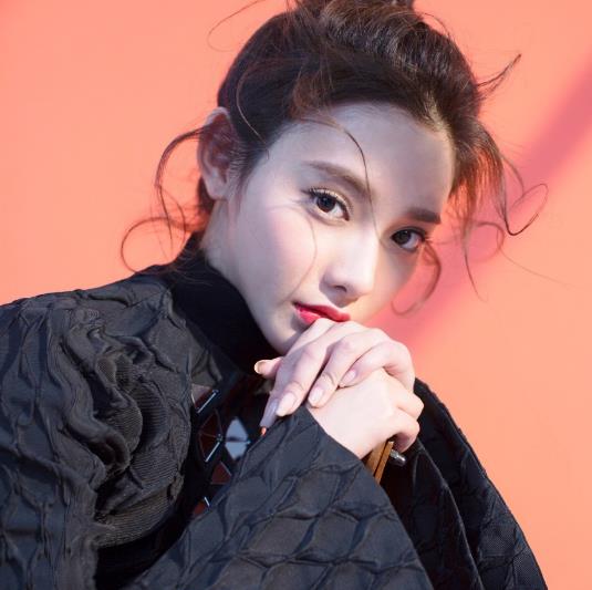彭小苒是混血儿吗