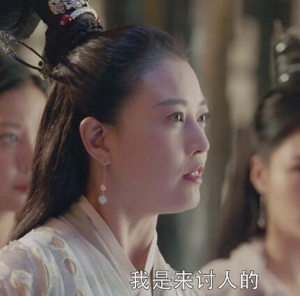 周海媚的眼睛近视吗