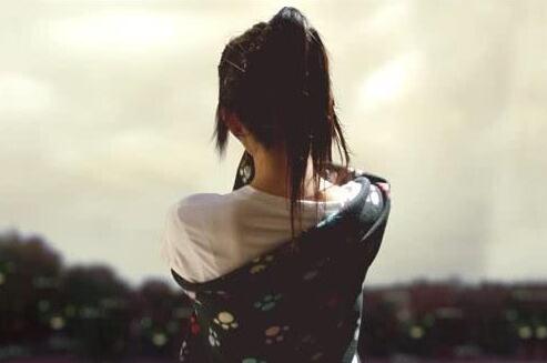 花心的女人会有什么表现