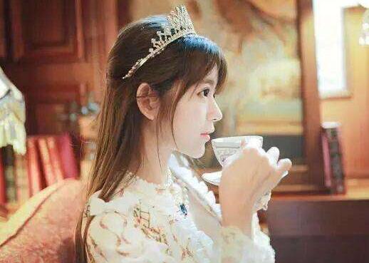 女生吊着你的表现有哪些