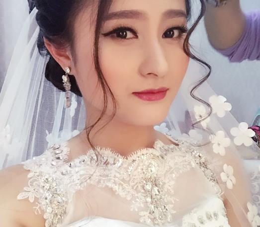 优雅好看的新娘发型有哪些