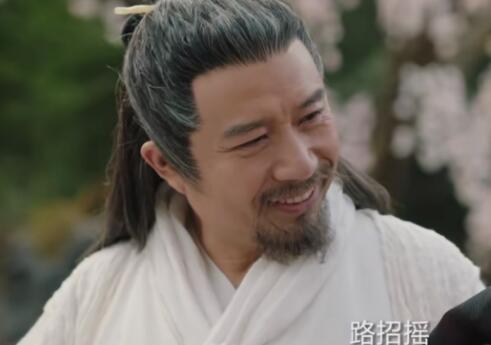招摇栖止地帮路招摇的老头是谁