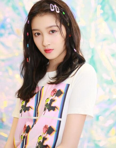关晓彤直播私服T恤是什么品牌的