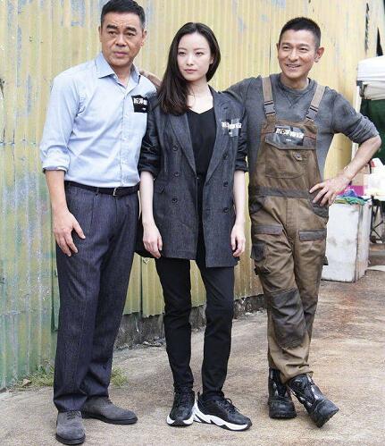 拆弹专家2发布会倪妮同款鞋品牌介绍