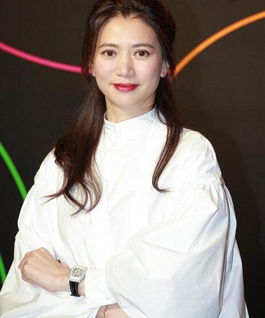 袁咏仪白衬衫是什么品牌的