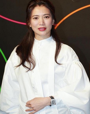 袁咏仪白衬衫是什么品牌的