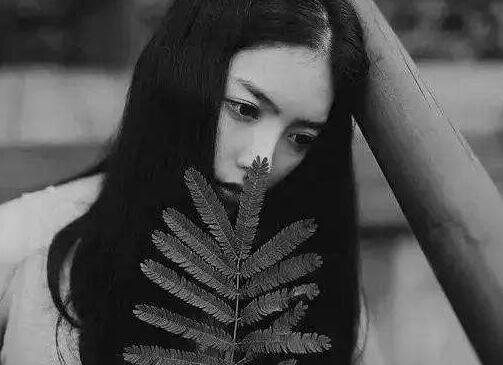 拥挤的火车和陌生男人