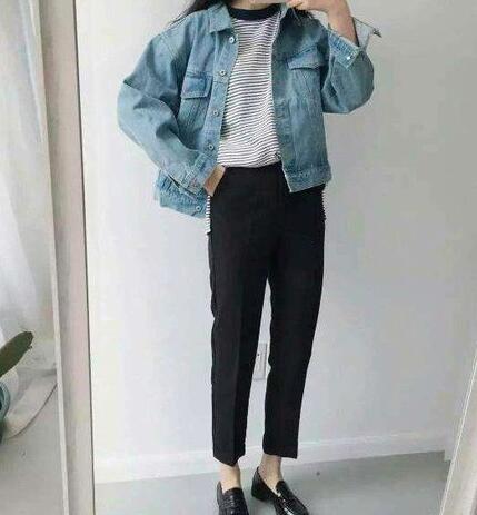 女生穿西裤搭配什么上衣好看