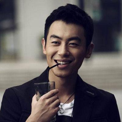 朱亚文为什么总带个手镯